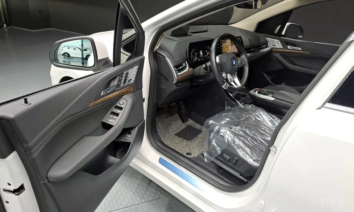 BMW 2 Series 2022 220i Luxury