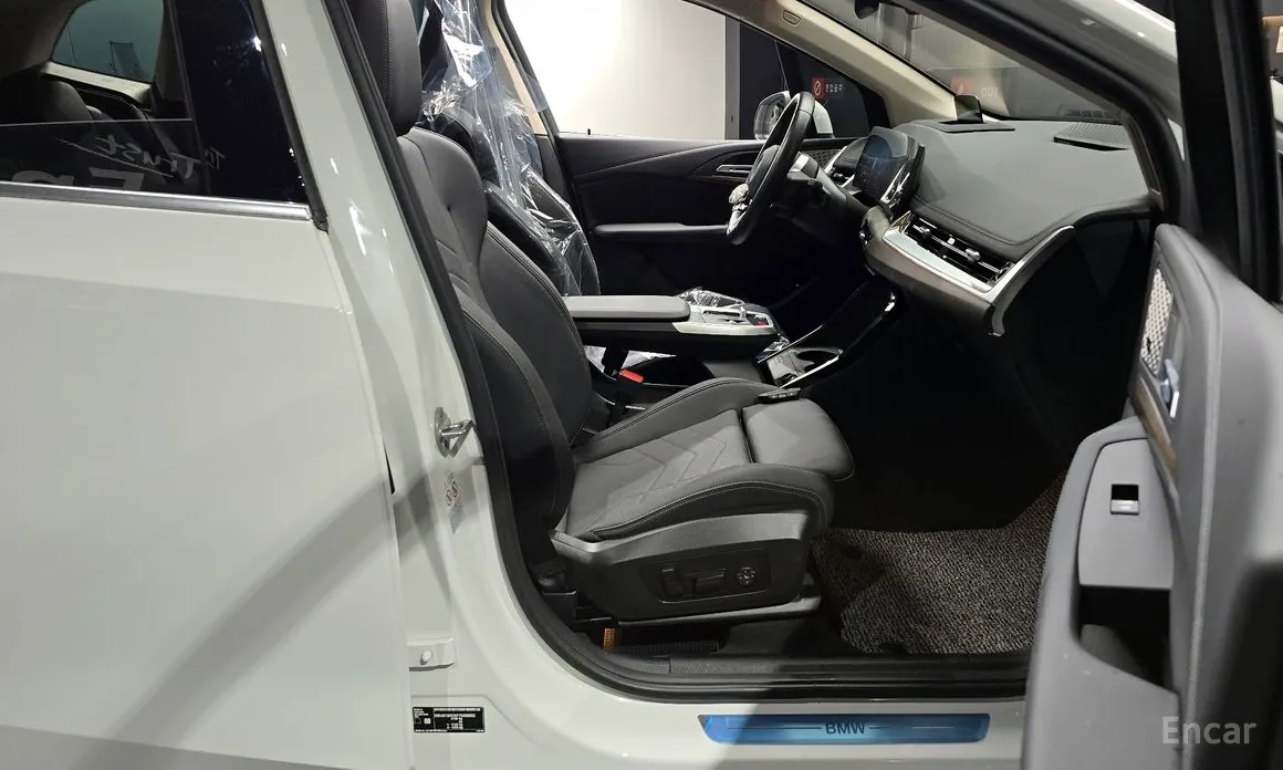 BMW 2 Series 2022 220i Luxury