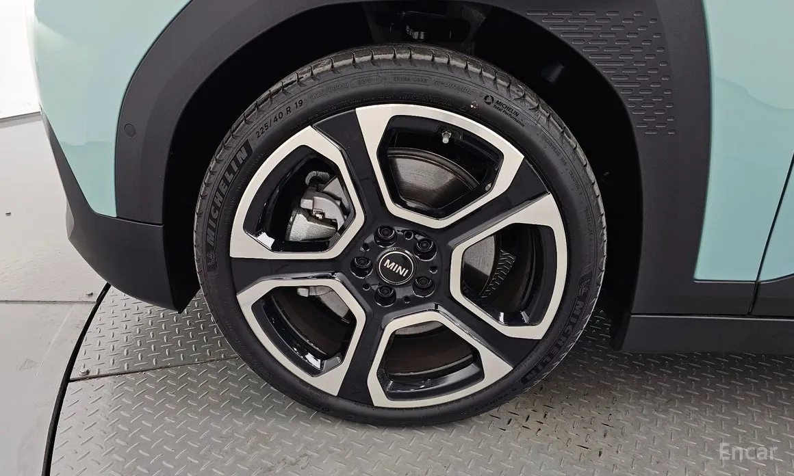 Mini Aceman 2025 SE Favoured