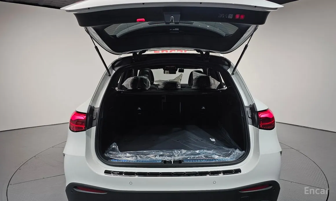 Mercedes-Benz GLC-Class 2023 AMG GLC43 4MATIC