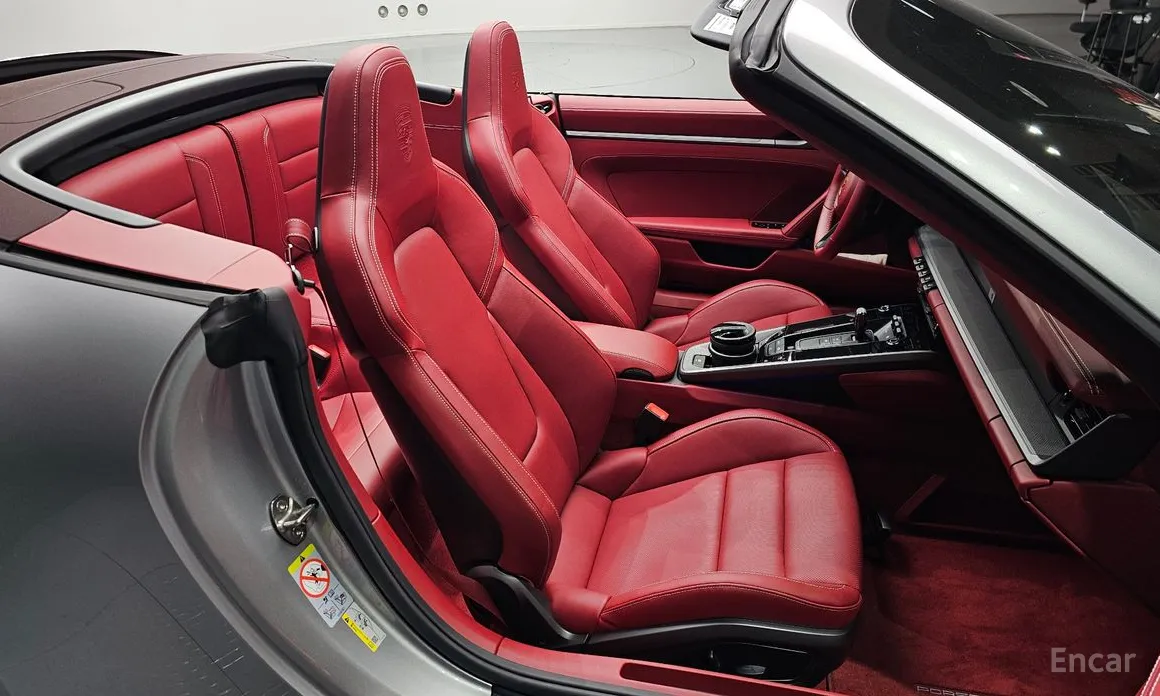 Porsche 911 2019 Carrera 4S Cabriolet