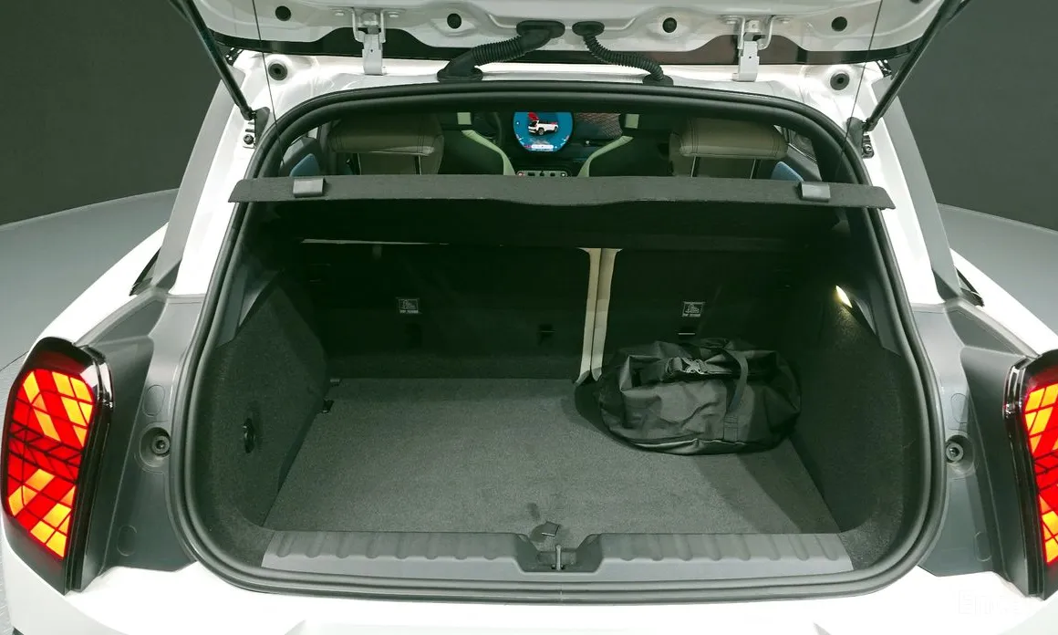 Mini Aceman 2025 SE Favoured