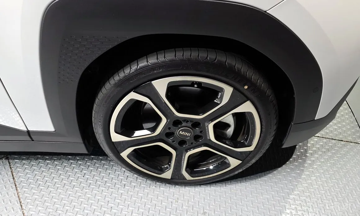 Mini Aceman 2025 SE Favoured