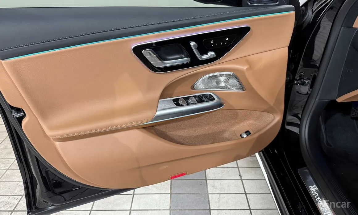 Mercedes-Benz E-Class 2024 E300 4MATIC Exclusive