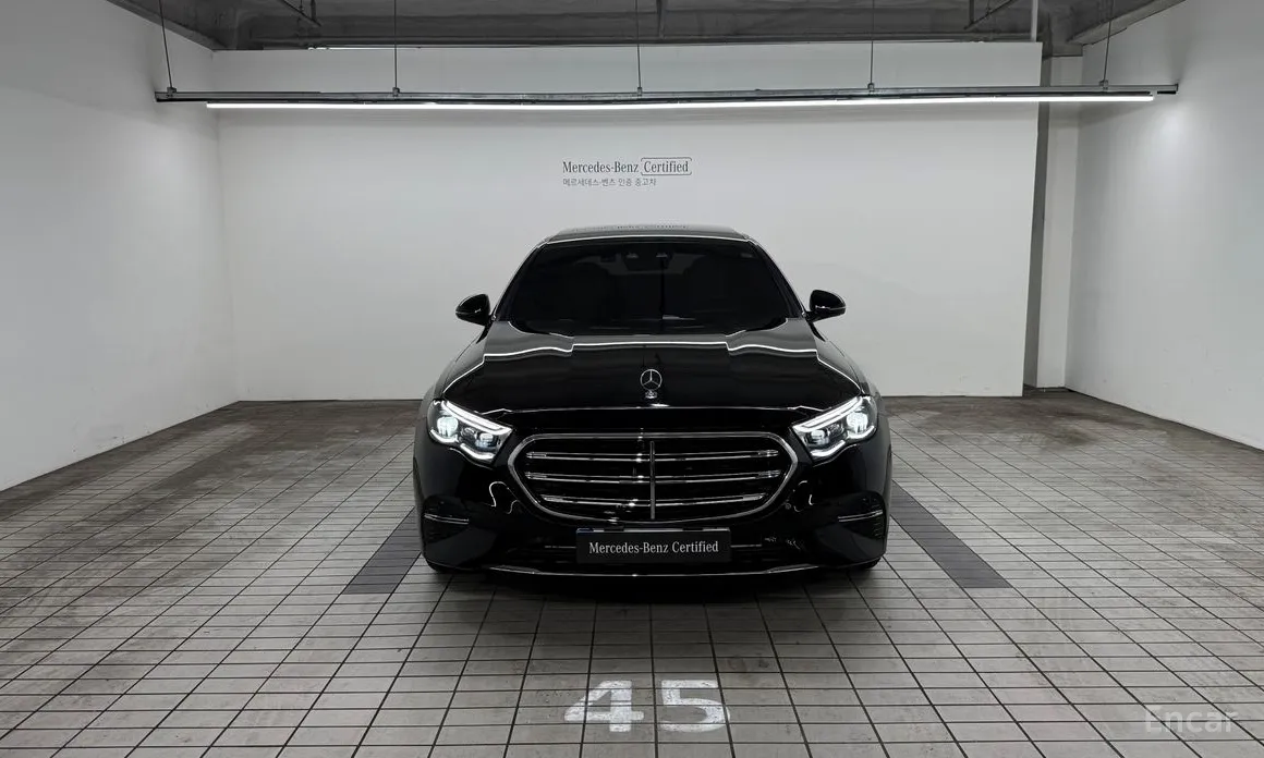 Mercedes-Benz E-Class 2024 E300 4MATIC Exclusive