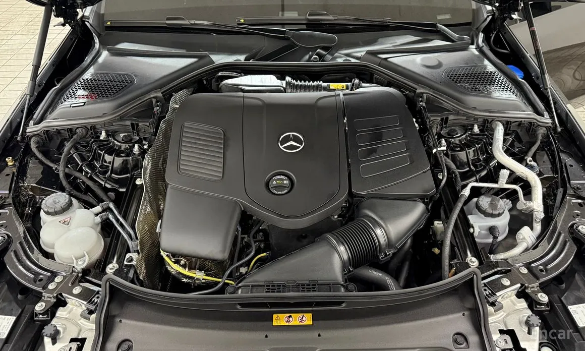 Mercedes-Benz E-Class 2024 E300 4MATIC Exclusive