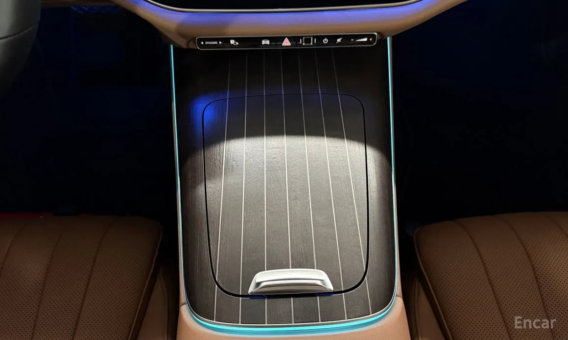 Mercedes-Benz E-Class 2024 E300 4MATIC Exclusive