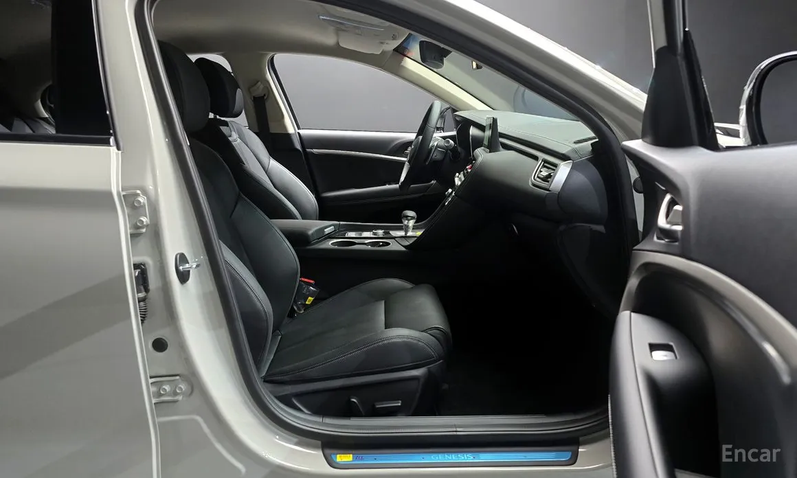 Genesis G70 2020 Gasoline 2.5T 2WD