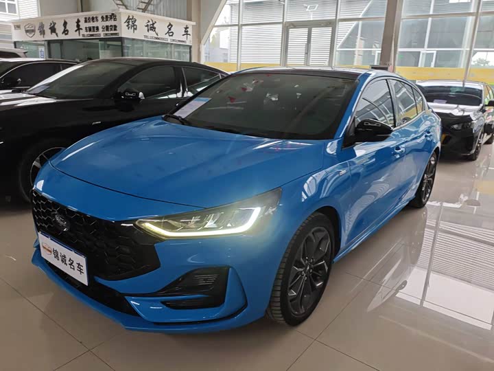 Ford Focus 2022 2022款 三厢 EcoBoost 180 自动ST Line