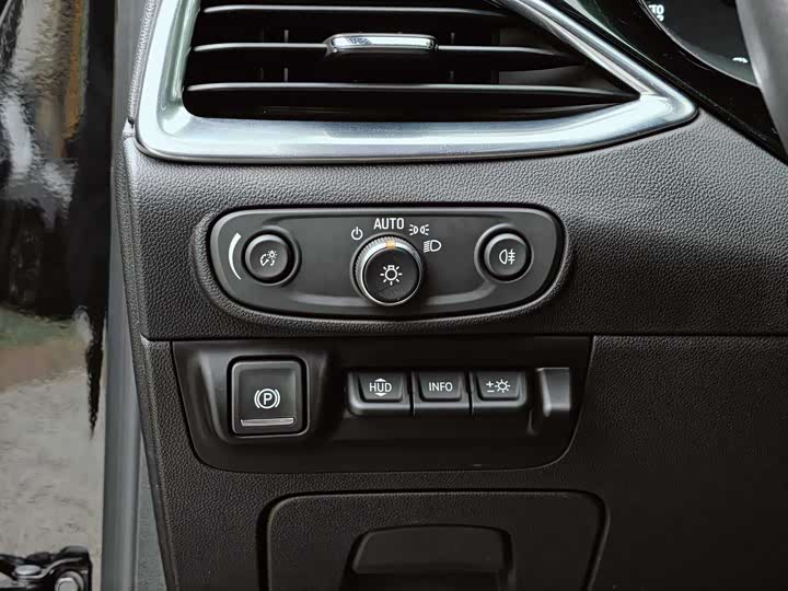 Buick Enclave 2022 2022款 652T 四驱尊享旗舰型 7座