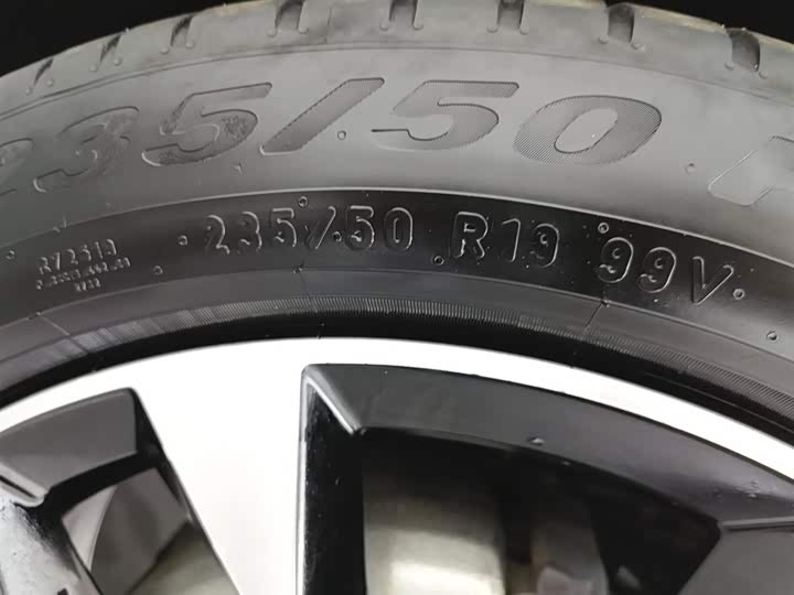 Skoda Kodiaq 2022 2022款 TSI330 5座两驱奢享版