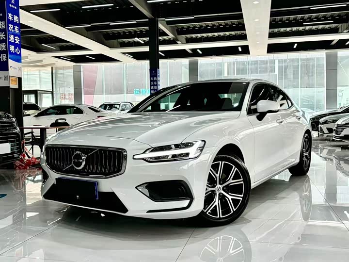 Volvo S60 2025 2025款 B4 智逸豪华版