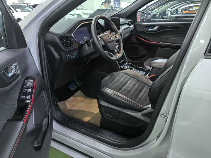 Ford Escape 2024 2024款 EcoBoost 245 四驱纵享款ST-Line Pro