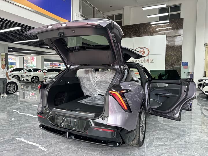 HiPhi Y 2023 2023款 560km 先锋版