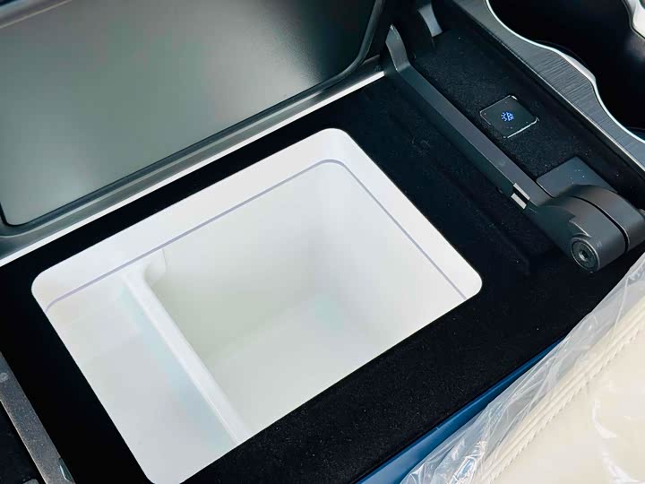 Buick GL8 Hybrid 2024 2024款 陆尊 奢享版 6座