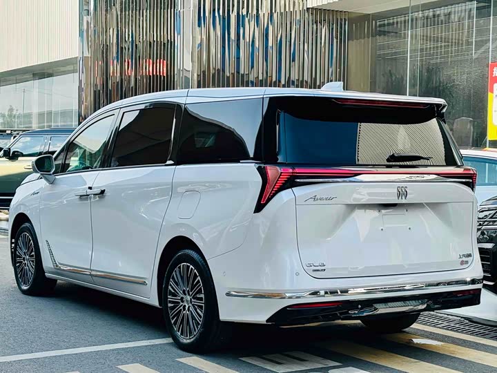 Buick GL8 Hybrid 2024 2024款 陆尊 奢享版 6座