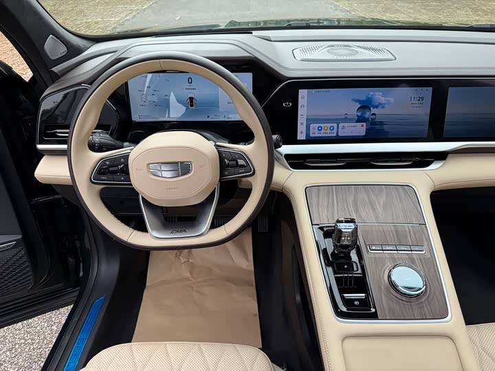 Geely Monjaro 2025 2025款 东方曜 2.0TD 自动四驱望月版