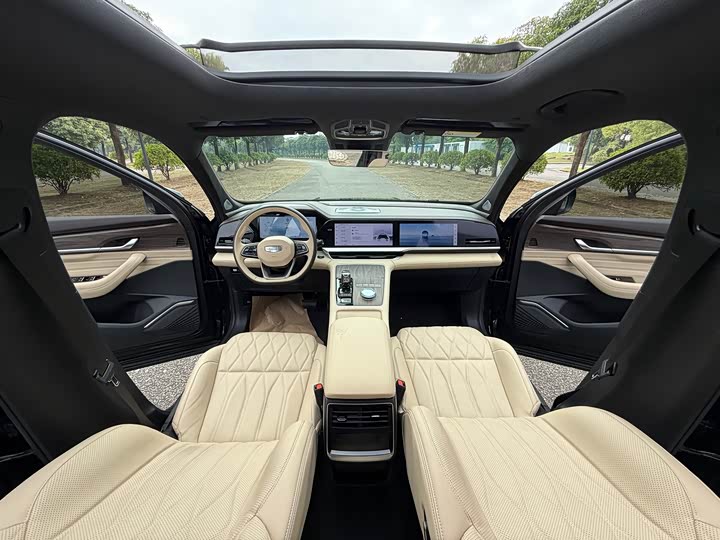 Geely Monjaro 2025 2025款 东方曜 2.0TD 自动四驱望月版