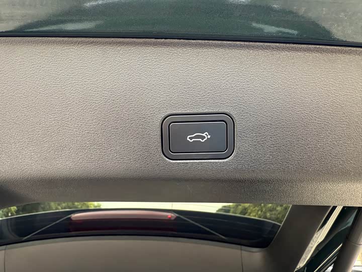 Geely Monjaro 2025 2025款 东方曜 2.0TD 自动四驱望月版