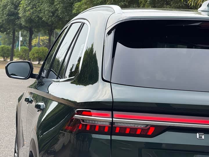 Geely Monjaro 2025 2025款 东方曜 2.0TD 自动四驱望月版