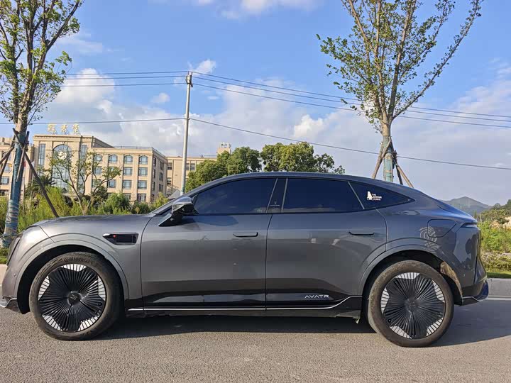 Avatr 11 2023 2023款 鸿蒙 90度 四驱版