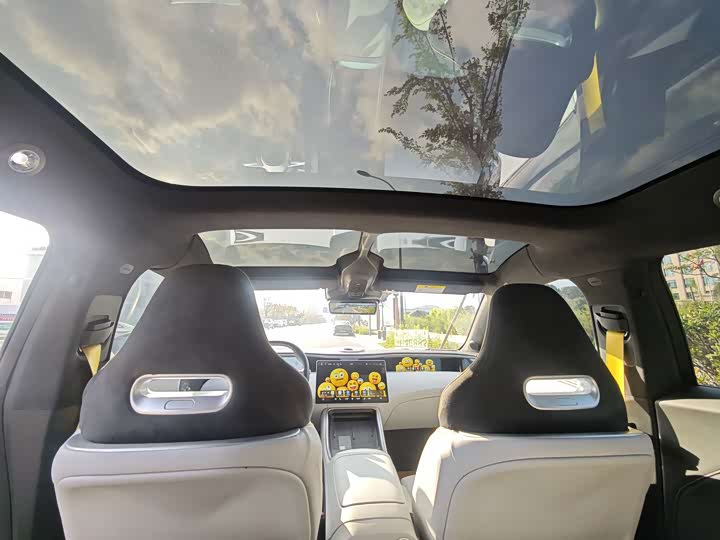 Avatr 11 2023 2023款 鸿蒙 90度 四驱版