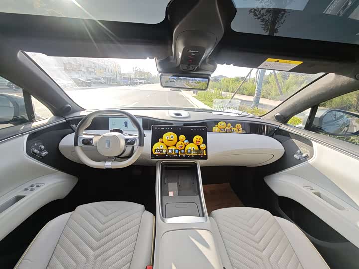 Avatr 11 2023 2023款 鸿蒙 90度 四驱版