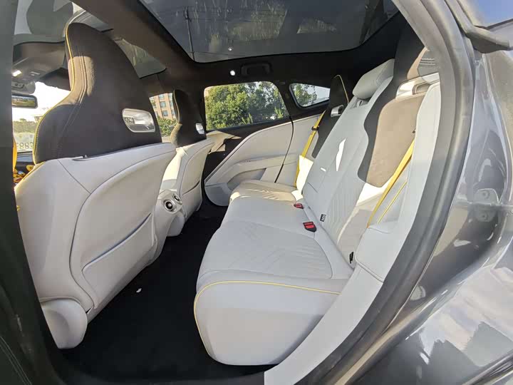 Avatr 11 2023 2023款 鸿蒙 90度 四驱版