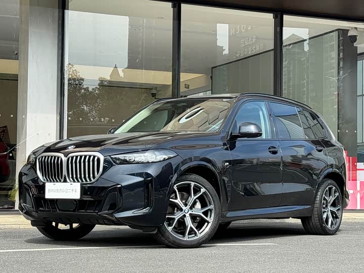 BMW X5 2023 2023款 xDrive 30Li 尊享型M运动曜夜套装