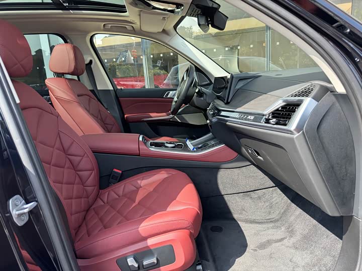 BMW X5 2023 2023款 xDrive 30Li 尊享型M运动曜夜套装