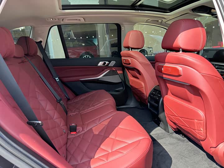 BMW X5 2023 2023款 xDrive 30Li 尊享型M运动曜夜套装