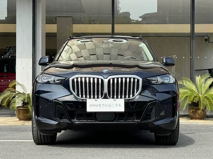 BMW X5 2023 2023款 xDrive 30Li 尊享型M运动曜夜套装