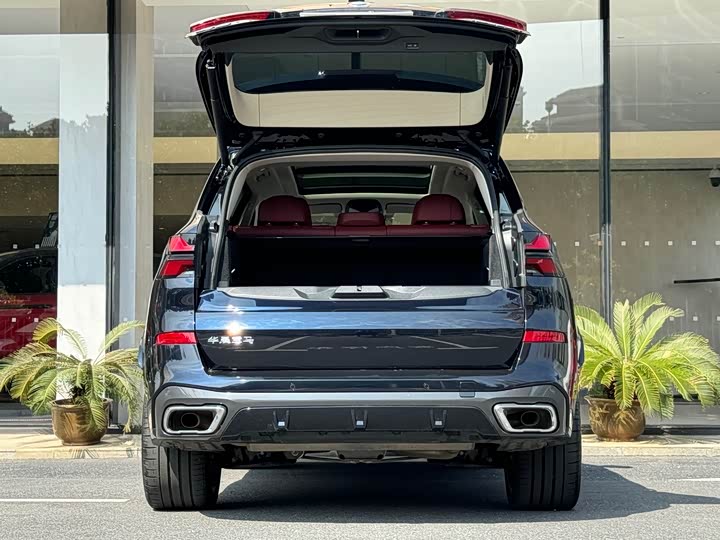 BMW X5 2023 2023款 xDrive 30Li 尊享型M运动曜夜套装