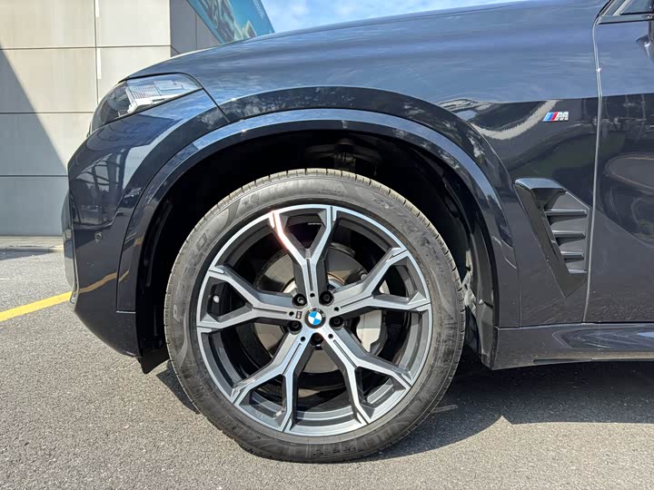BMW X5 2023 2023款 xDrive 30Li 尊享型M运动曜夜套装