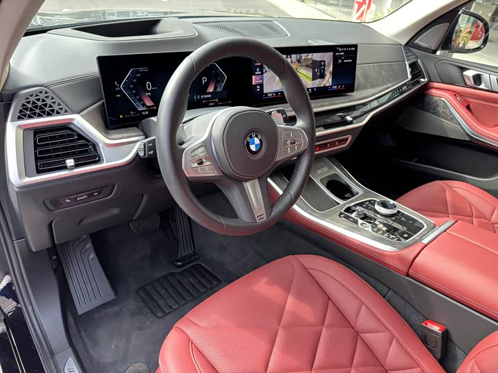 BMW X5 2023 2023款 xDrive 30Li 尊享型M运动曜夜套装