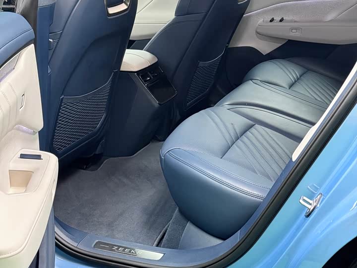 Zeekr 001 2025 2025款 WE版 100kWh 后驱