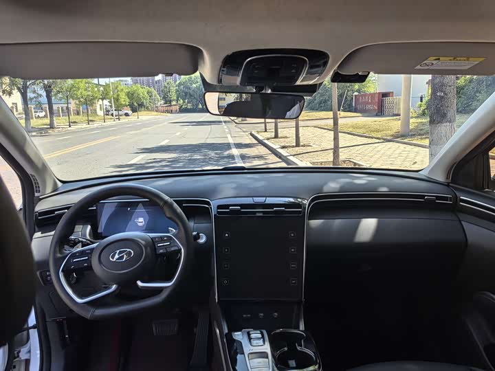 Hyundai Tucson L 2023 2023款 途胜L 1.5T 自动两驱LUX尊贵版