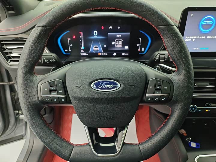 Ford Focus 2022 2022款 两厢 EcoBoost 180 自动ST Line