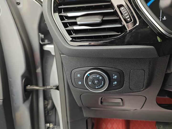 Ford Focus 2022 2022款 两厢 EcoBoost 180 自动ST Line