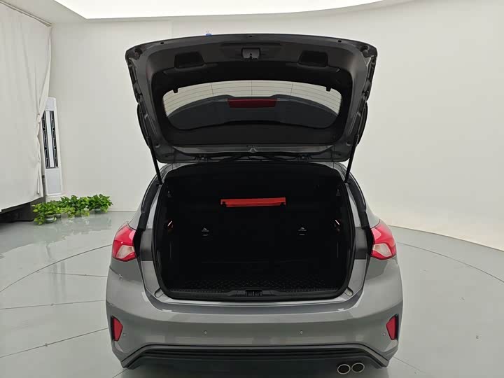 Ford Focus 2022 2022款 两厢 EcoBoost 180 自动ST Line