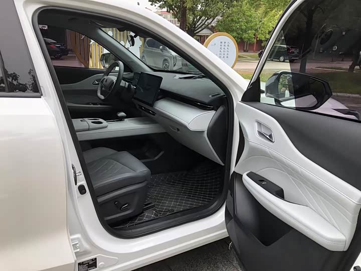 Changan UNI-Z Hybrid 2024 2024款 蓝鲸智电iDD 125km 超越型