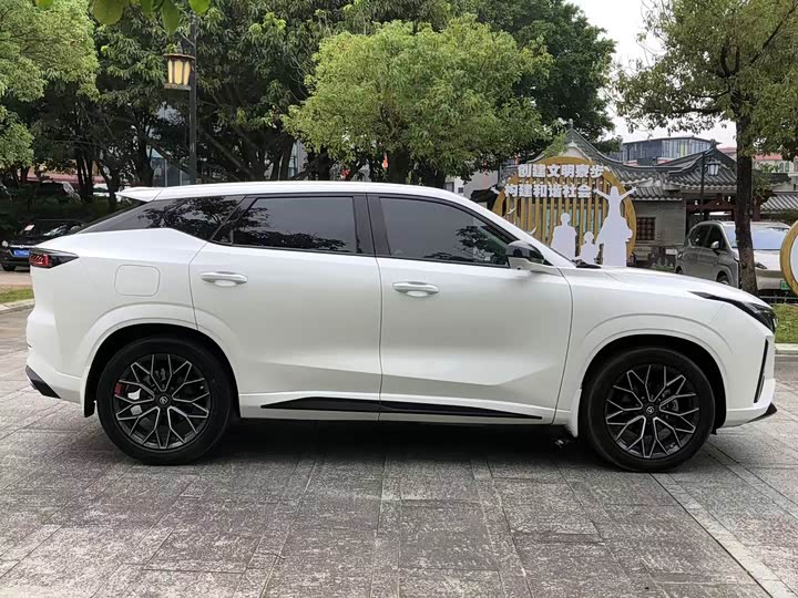 Changan UNI-Z Hybrid 2024 2024款 蓝鲸智电iDD 125km 超越型