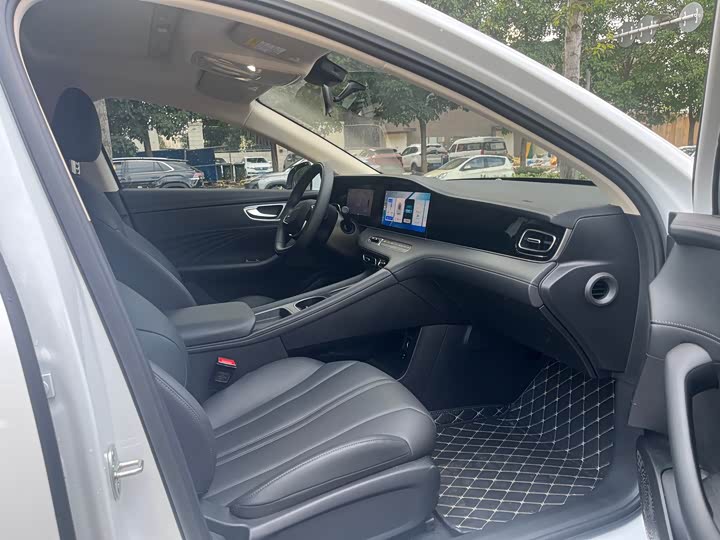 Roewe D7 2025 2025款 DMH 125km 世界冠军版