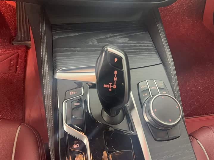 BMW 5 Series Hybrid 2022 2022款 535Le M运动套装