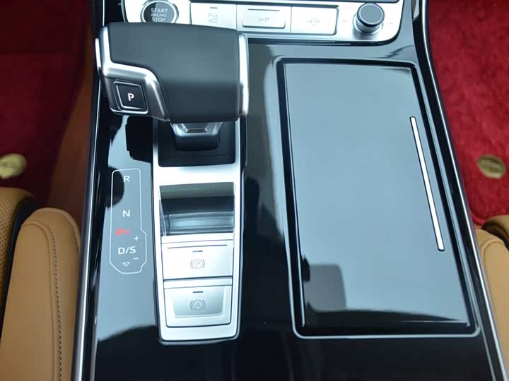 Audi A8 2025 2025款 A8L 50 TFSI quattro 臻选型