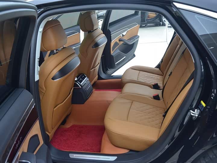 Audi A8 2025 2025款 A8L 50 TFSI quattro 臻选型