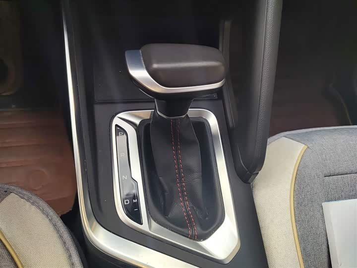 Geely Vision X3 2021 2021款 PRO 1.5L CVT尊贵型