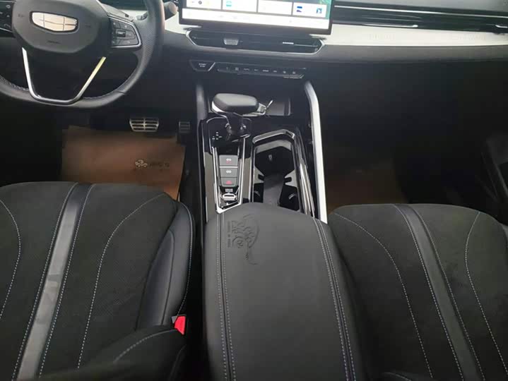 Geely Preface 2025 2025款 东方曜 2.0TD 望月版