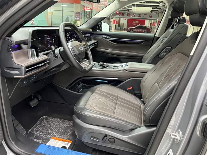 Ford Edge 2025 2025款 锐界L 2.0T EcoBoost E混动四驱七座至尊型