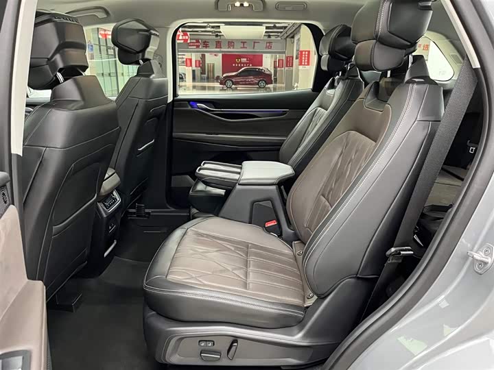 Ford Edge 2025 2025款 锐界L 2.0T EcoBoost E混动四驱七座至尊型